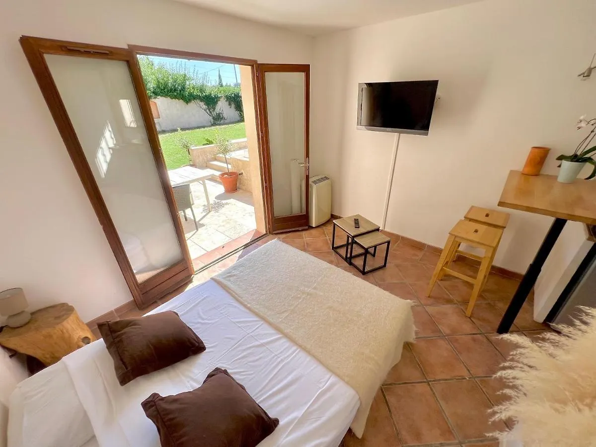Studio Avec Jacuzzi Et Piscine Lorgues France