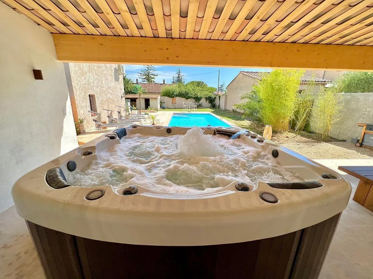 Studio Avec Jacuzzi Et Piscine Lorgues 0*,  France